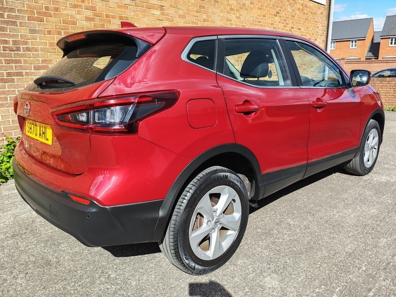 Nissan Qashqai 1.3 Dig-t Acenta Premium SO70AHL Red #3