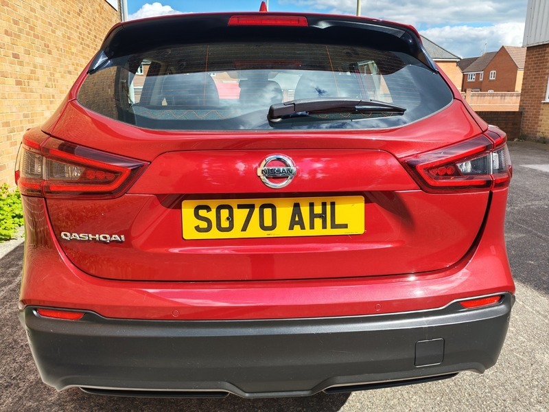Nissan Qashqai 1.3 Dig-t Acenta Premium SO70AHL Red #4