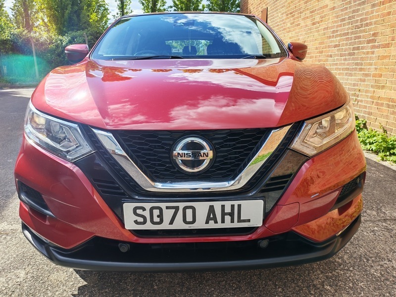 Nissan Qashqai 1.3 Dig-t Acenta Premium SO70AHL Red #5