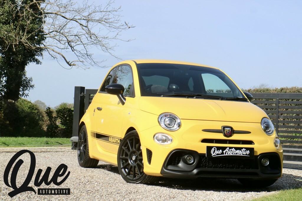 Abarth 595 Hatchback 1.4 Abarth My16 Competizione 1.4 Tjet 18 Yellow