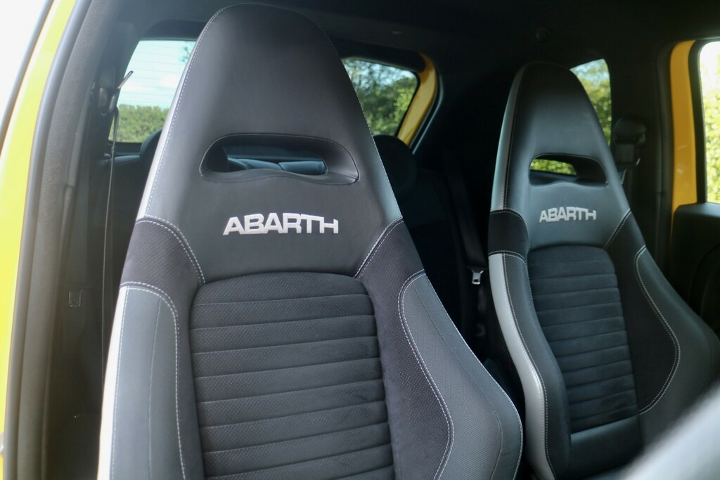 Abarth 595 Hatchback 1.4 Abarth My16 Competizione 1.4 Tjet 18 M500GOS Yellow #3