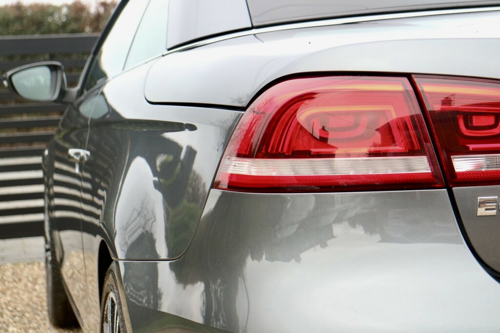 Volkswagen EOS Exclusive Tdi Bluemotion Technology White #9