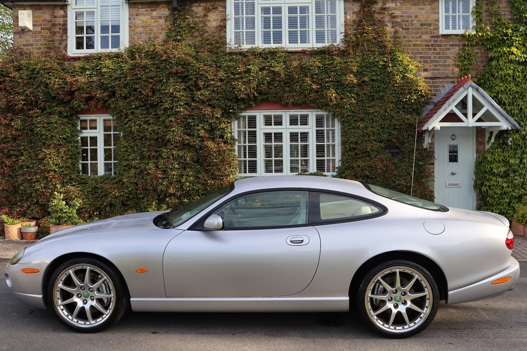 Jaguar XKR 4.2 Supercharged Coupe Silver #4