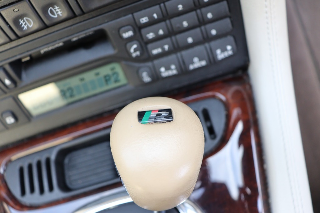 Jaguar XKR 4.2 Silver #17