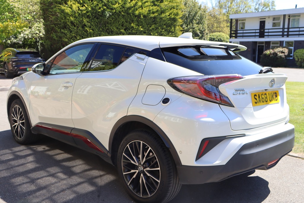 Toyota C-Hr 1.2 Vvt-i Excel SA68UKB White #4