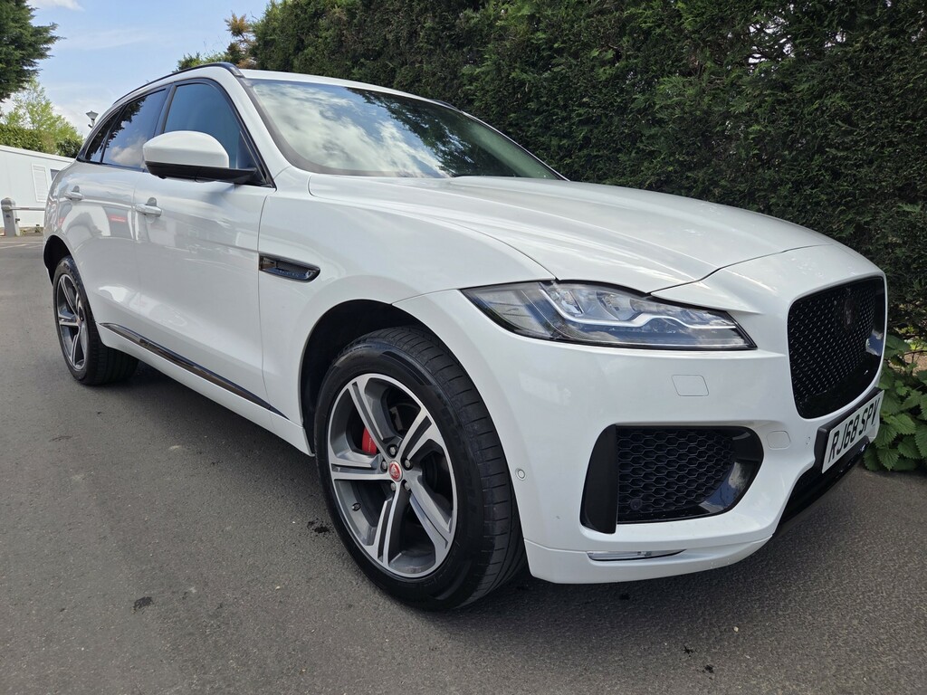 Jaguar F-Pace Suv 3.0 D300 V6 S 2018 RJ68SPV White #2