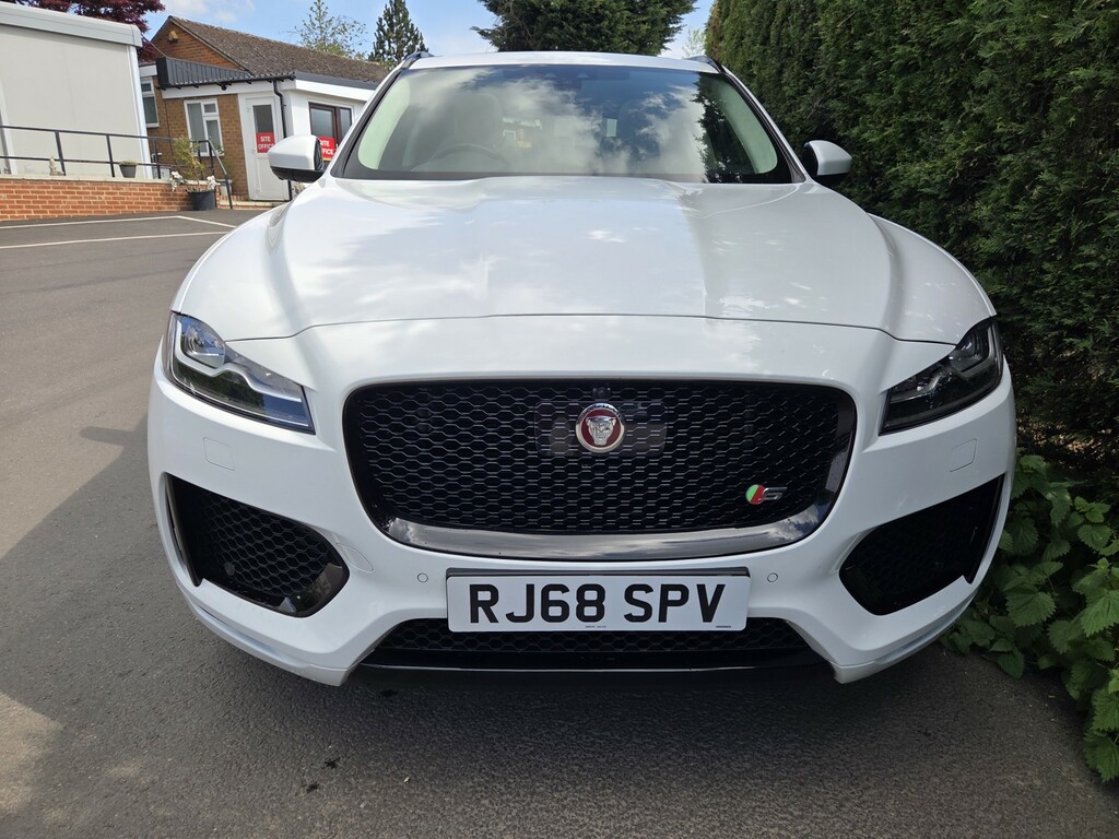 Jaguar F-Pace Suv 3.0 D300 V6 S 2018 RJ68SPV White #3