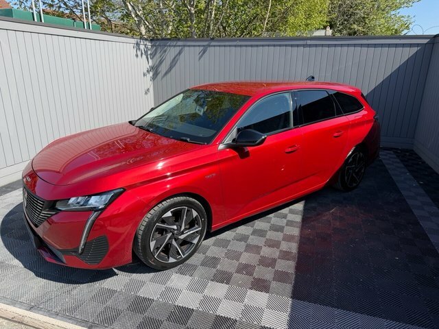 Peugeot 308 SW 2022 1.6 12.4Kwh Allure Premium Estate Red