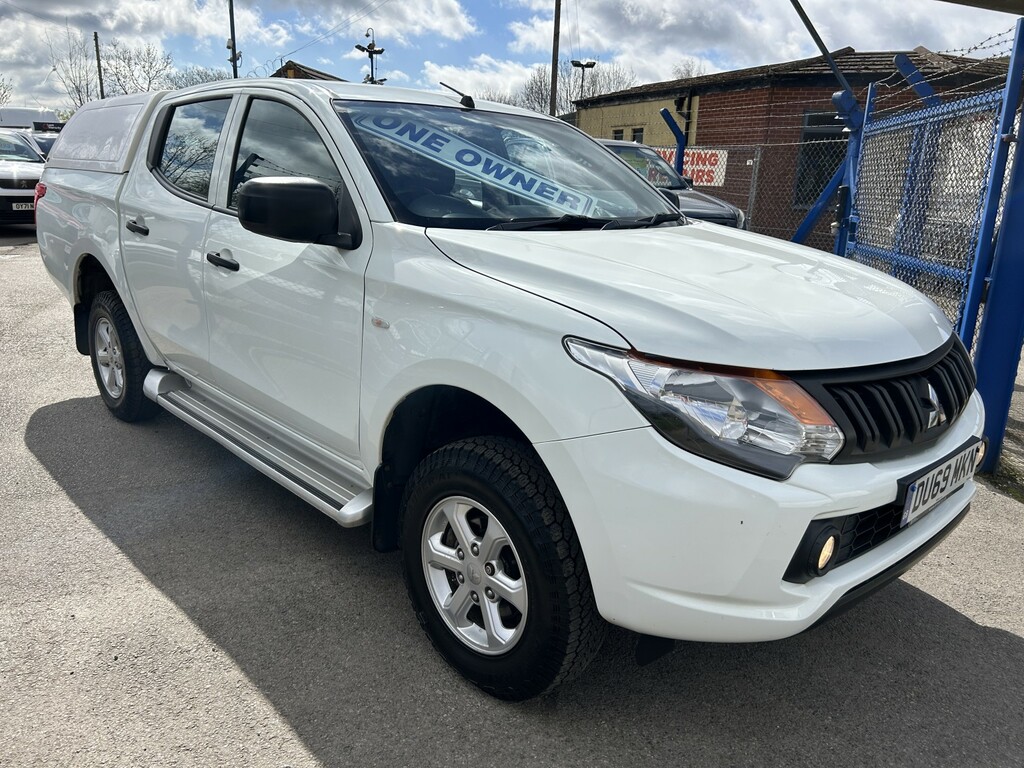 Mitsubishi L200 Pickup 2.4 Di-d Dc 4Life Double Cab 2019 White