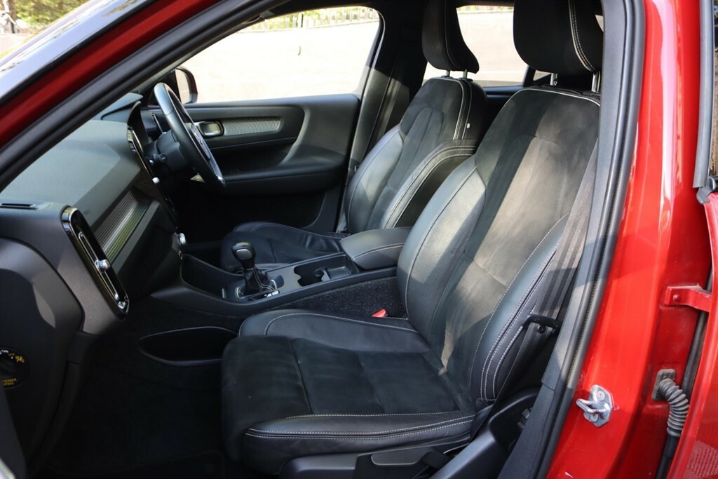 Volvo XC40 1.5 T3 R-design Euro 6 Ss VE68XRJ Red #5