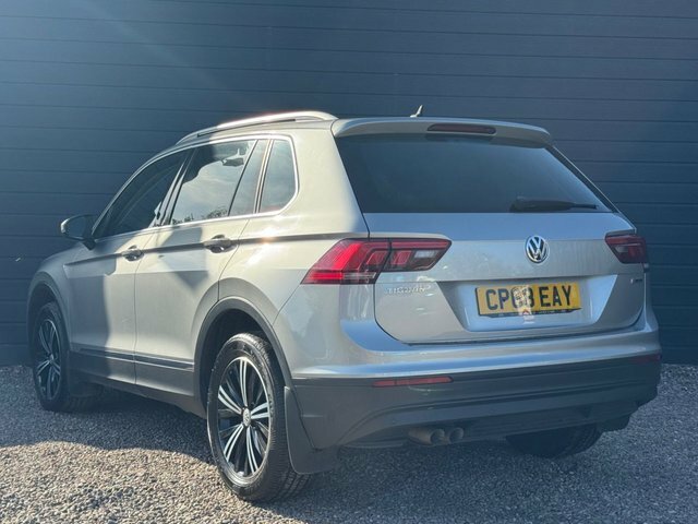 Volkswagen Tiguan 2018 2.0 Tdi Se Navigation Suv Dsg 4Mot CP68EAY Silver #2