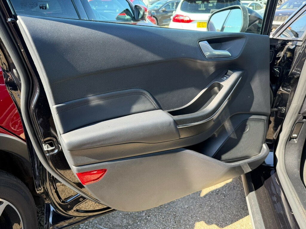 Ford Fiesta Fiesta Hatchback 1.0 Ecoboost Hybrid Mhev 125 Acti EF73UKA Black #4
