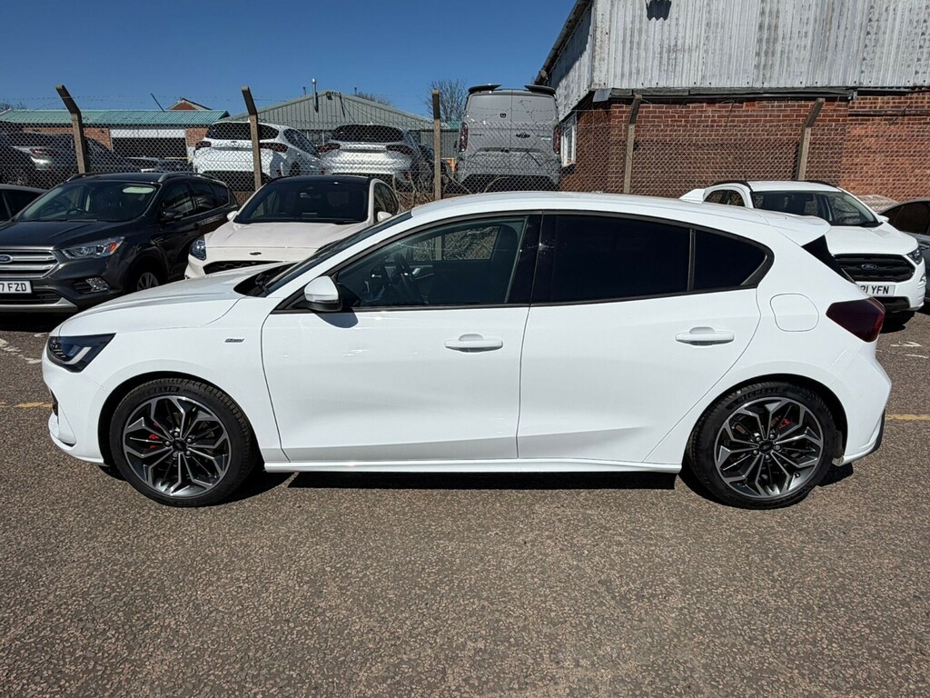 Ford Focus Focus Hatchback 1.0 Ecoboost Hybrid Mhev 155 St-li EK74GUD White #5