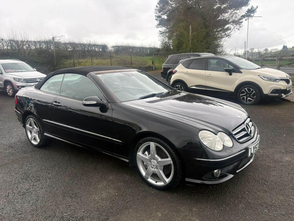 Mercedes-Benz Petrol White #1