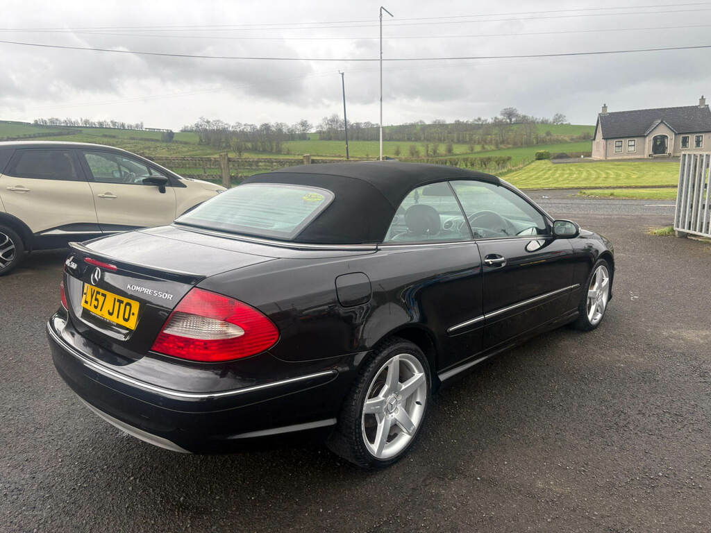 Mercedes-Benz Petrol White #2