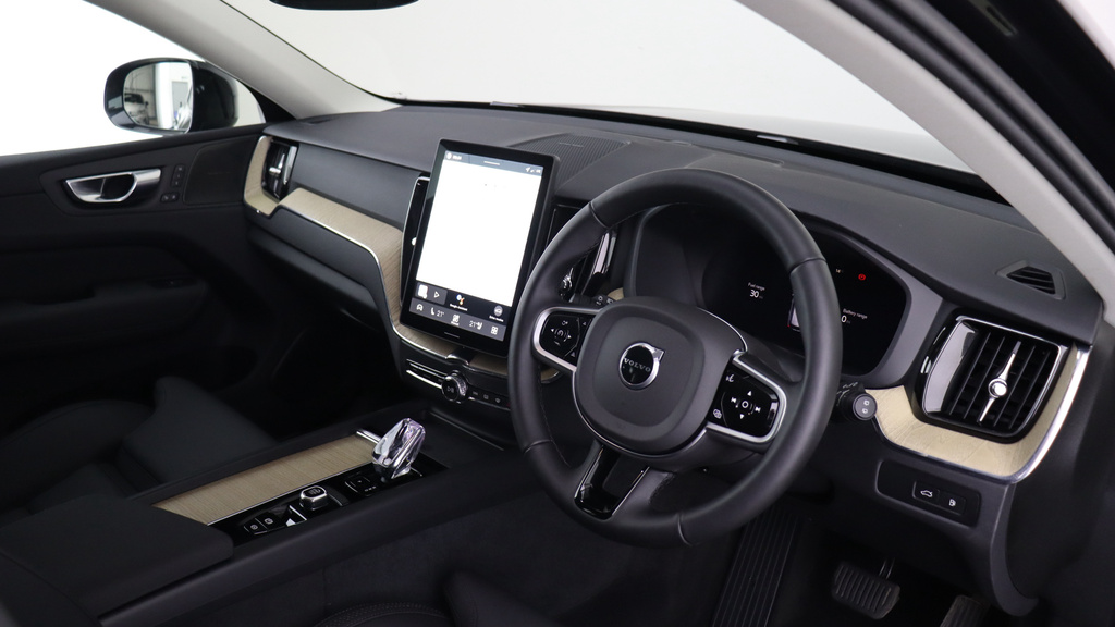 Volvo XC60 T6 Awd Phev Plus Dark Harmankardon Sound, 360 Ca RV75CHZ Black #4
