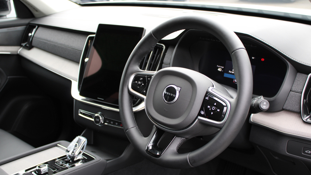 Volvo XC90 B5 P Awd Plus Pro Dark Sunroof, Harmankardon S OY75ZXB #4