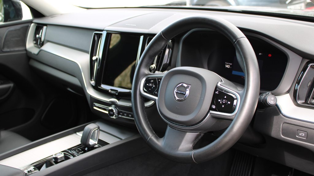Volvo XC60 B5 P Awd Plus Dark Harmankardon Sound, 360 Cam WD74EJN  #4