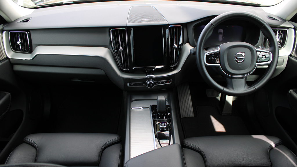 Volvo XC60 B5 P Awd Plus Dark Harmankardon Sound, 360 Cam WD74EJN  #5