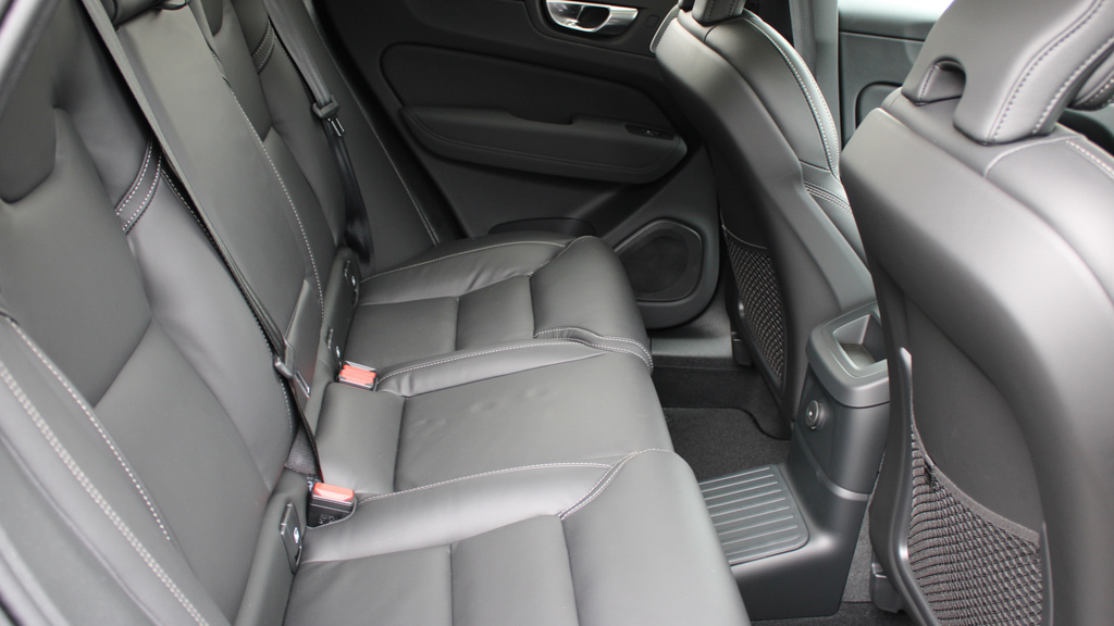 Volvo XC60 T8 Awd Phev Ultra Dark Side Steps, Sunroof, Bower YC26TXP  #6