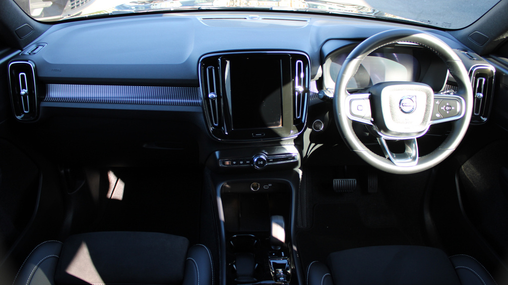 Volvo XC40 B3 P Plus Black Edition Rear Camera, Heated Sea RV25WNA #5