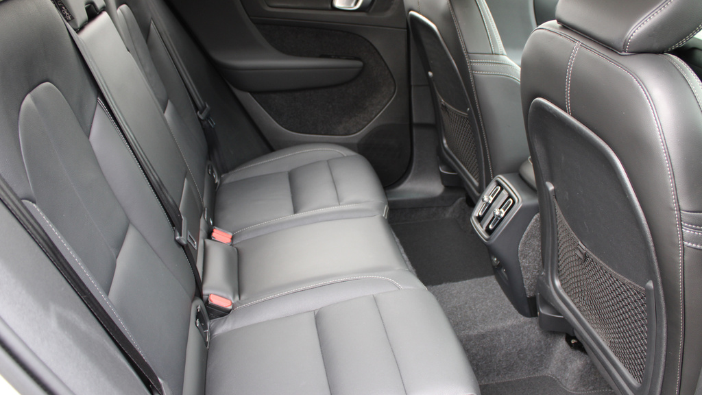 Volvo XC40 B3 P Ultra Bright Sunroof, Harmankardon Sound, RA74EWE #6