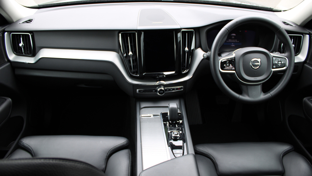 Volvo XC60 B4 D Awd Plus Dark Rear Camera, Heated Seats, A YJ72XXH #5