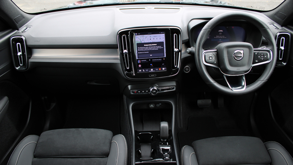 Volvo XC40 B3 Plus Black Edition Rear Camera, Heated Seats, RV25SZU #5