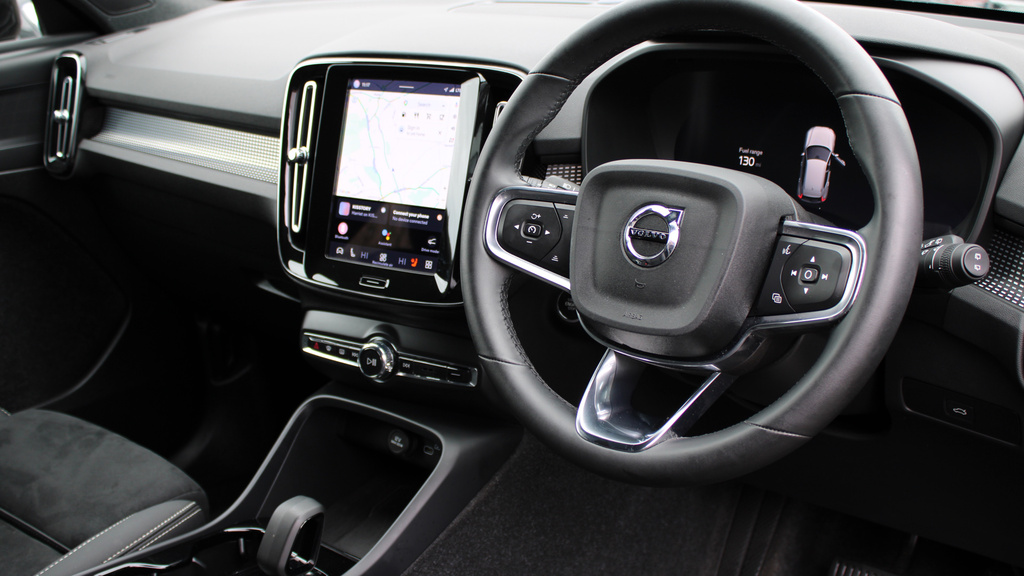 Volvo XC40 B3 Plus Black Edition Rear Camera, Heated Seats, RV25SZU #4