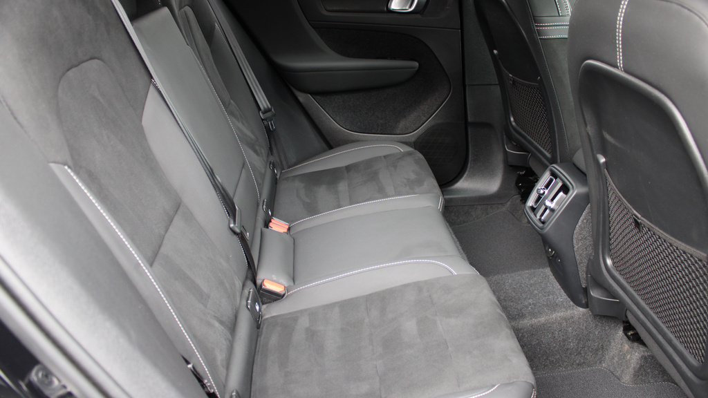 Volvo XC40 B3 Plus Black Edition Rear Camera, Heated Seats, RV25SZU #6