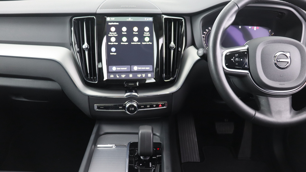 Volvo XC60 B4 D Awd Plus Dark Harmankardon Sound, 360 Cam YY73HWW #5