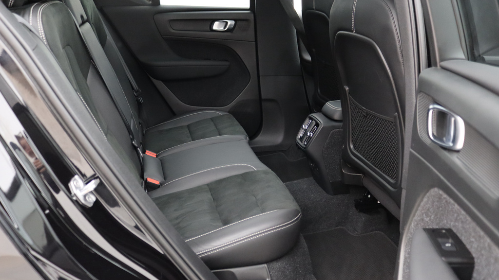 Volvo XC40 T3 R-design Lounge Driver Assist Pack, Tow CF21AZD #6
