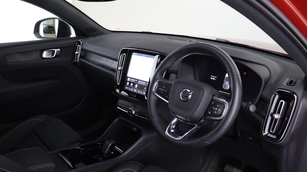 Volvo C40 Single Motor Plus Sunroof, Heated Seats, Apple Ca CF72RMX #4
