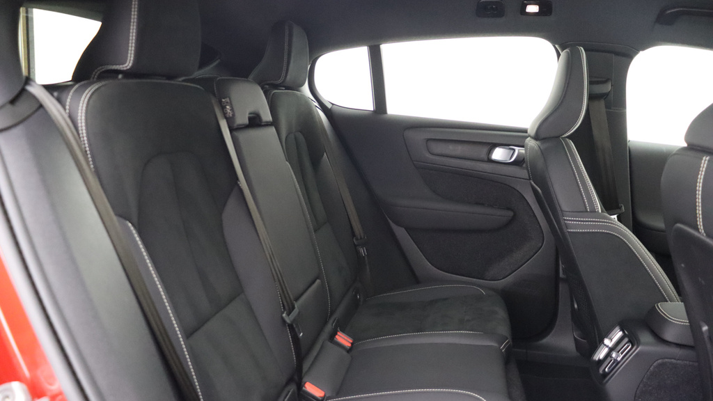 Volvo C40 Single Motor Plus Sunroof, Heated Seats, Apple Ca CF72RMX #6