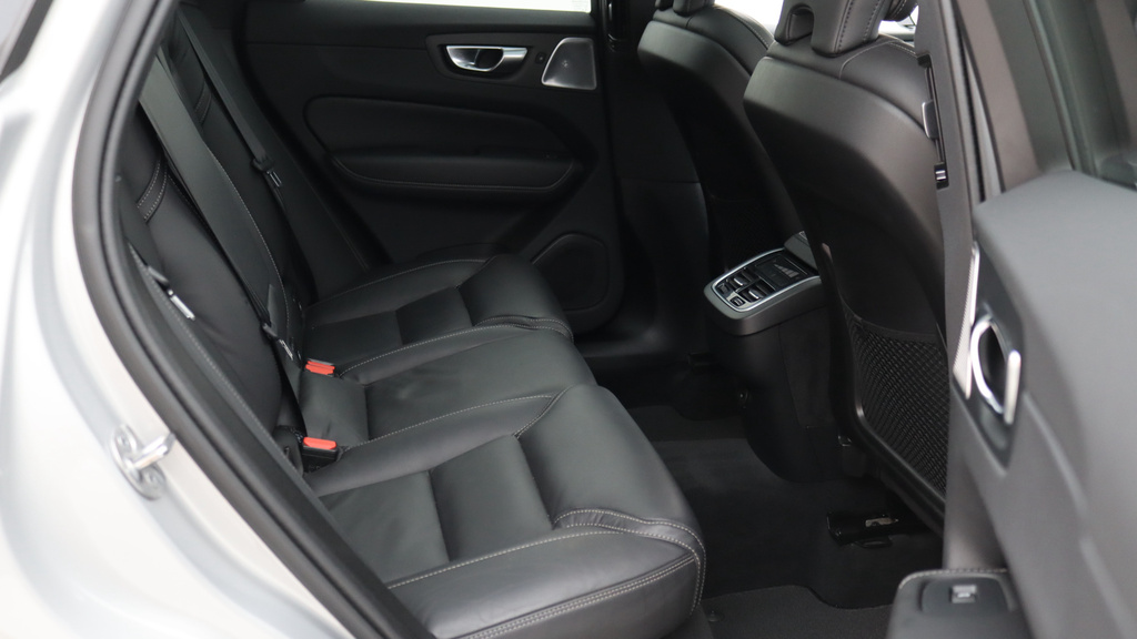 Volvo XC60 B5 P Awd Ultra Dark Sunroof, Bowers Wilkins A RA74LPX #6
