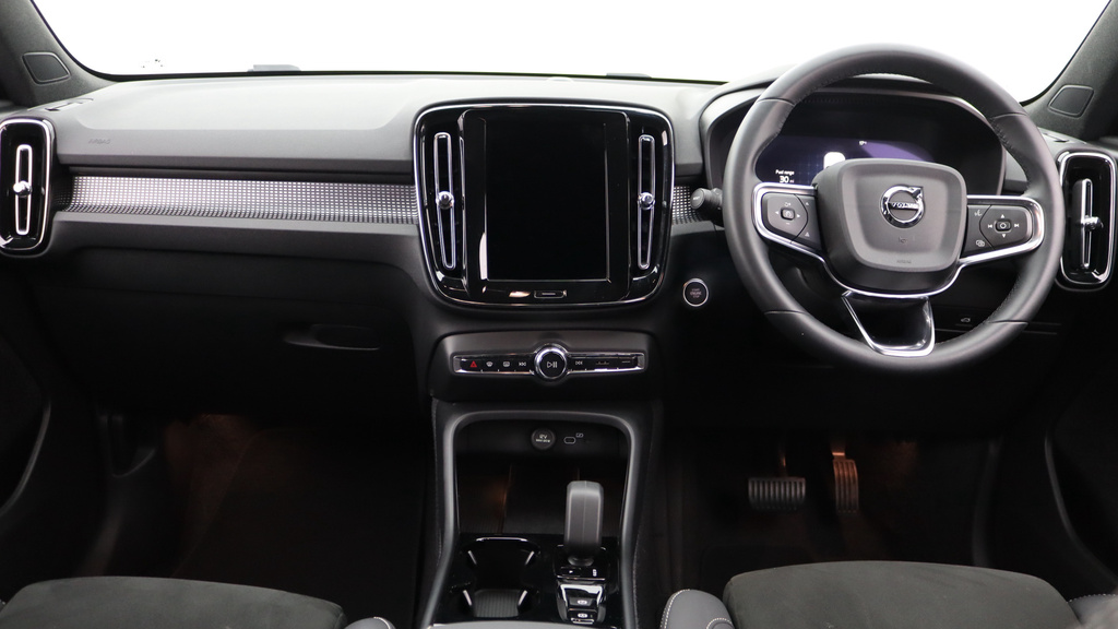 Volvo XC40 B3 P Plus Black Edition Rear Camera, Heated Sea RV25WLU #5