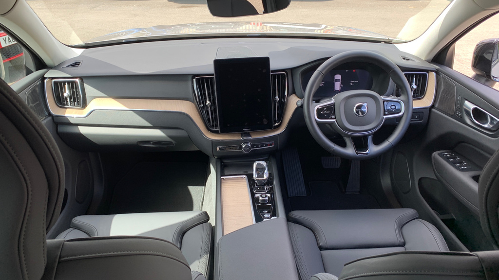Volvo XC60 T6 Awd Phev Plus Dark 360 Camera. Harman Kardon, RO75DVV #5