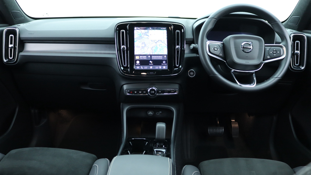 Volvo XC40 B3 P Plus Black Edition Park Camera, Heated Sea RV25WNT #5