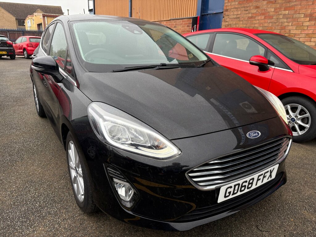 Ford Fiesta 1.0T Ecoboost Titanium Hatchback 100 Ps GD68FFX Black #2