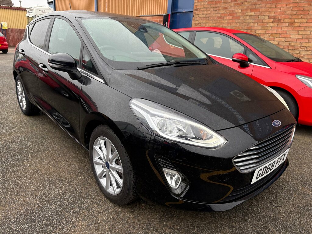 Ford Fiesta 1.0T Ecoboost Titanium Hatchback 100 Ps Black