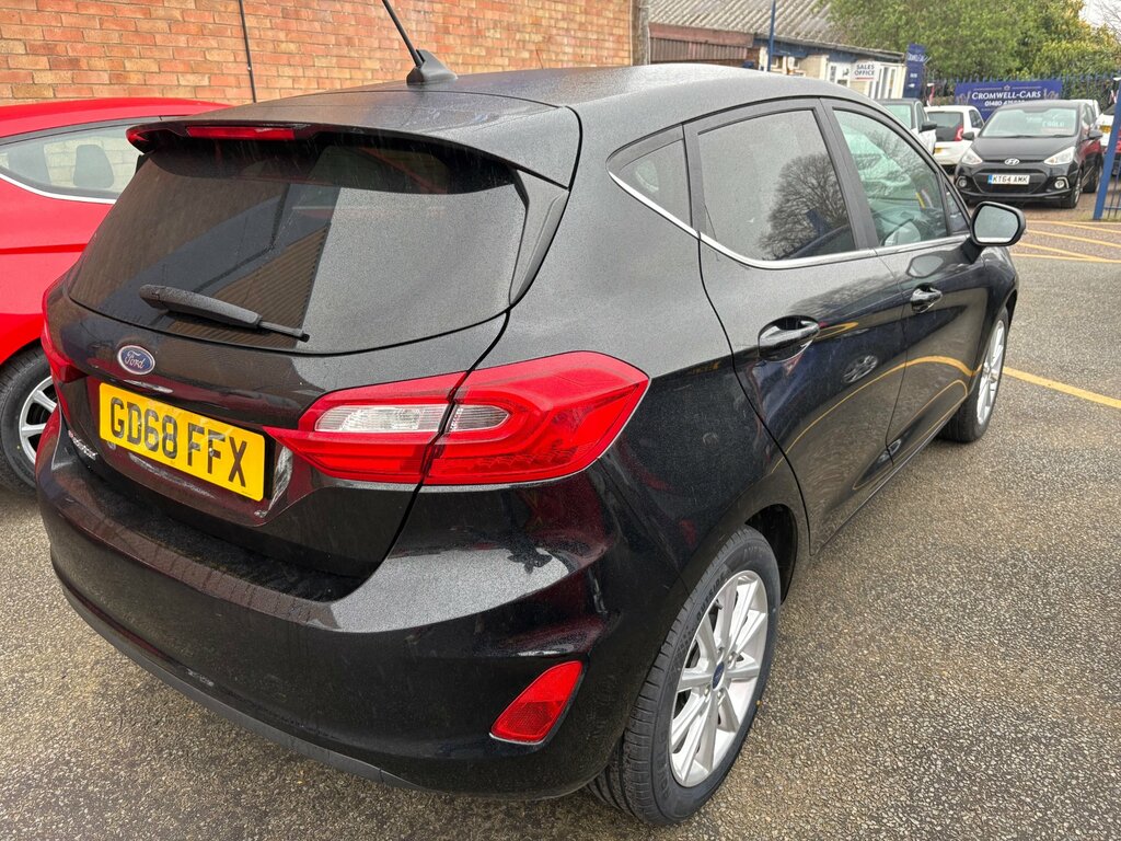 Ford Fiesta 1.0T Ecoboost Titanium Hatchback 100 Ps GD68FFX Black #3