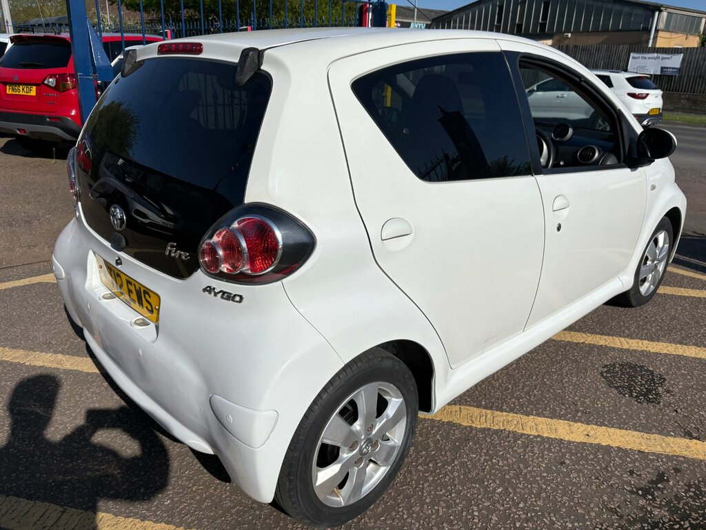 Toyota Aygo 1.0 Vvt-i Fire Hatchback - 20 Road Tax FT12EWS White #5