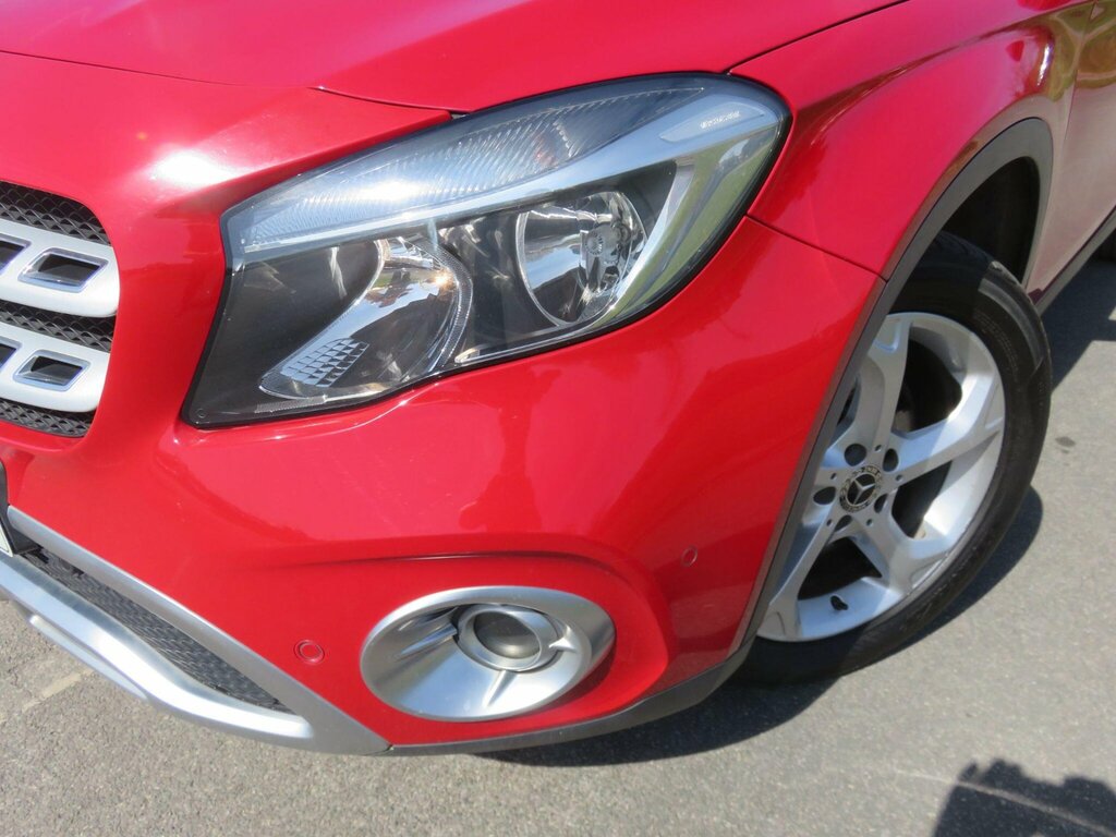 Mercedes-Benz GLA Class 2.1 Gla200d Sport Executive 7G-dct 4Matic Euro 6 HY68LYD Red #4