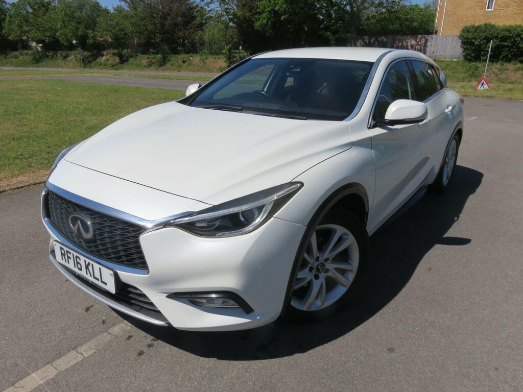 Infiniti Q30 1.5D Business Executive Euro 6 Ss White