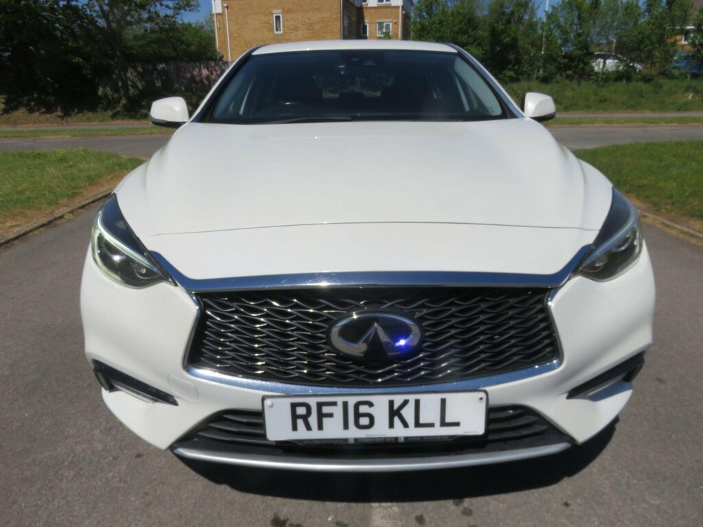 Infiniti Q30 1.5D Business Executive Euro 6 Ss White #6