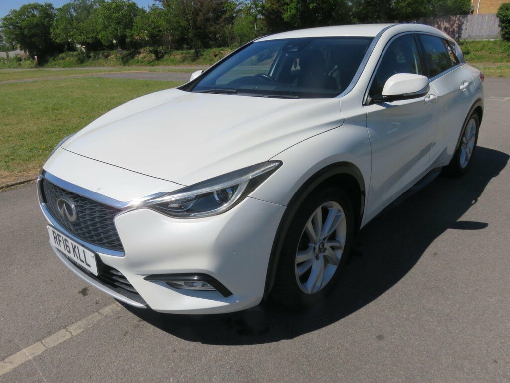 Infiniti Q30 1.5D Business Executive Euro 6 Ss White #3