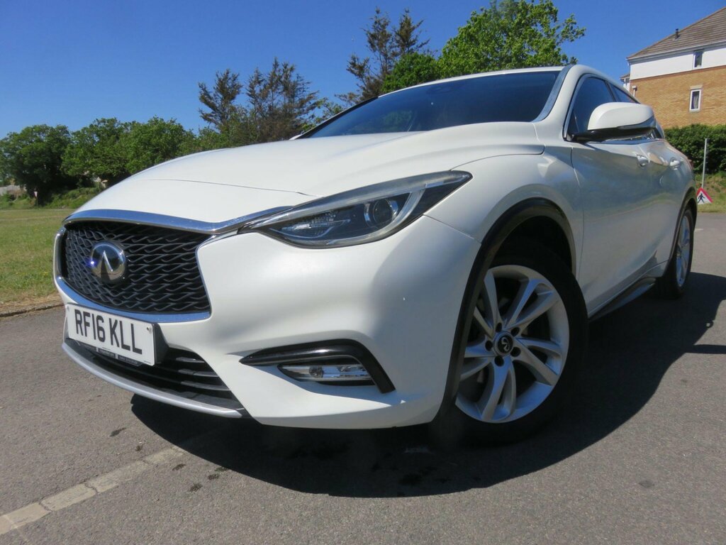 Infiniti Q30 1.5D Business Executive Euro 6 Ss White #2