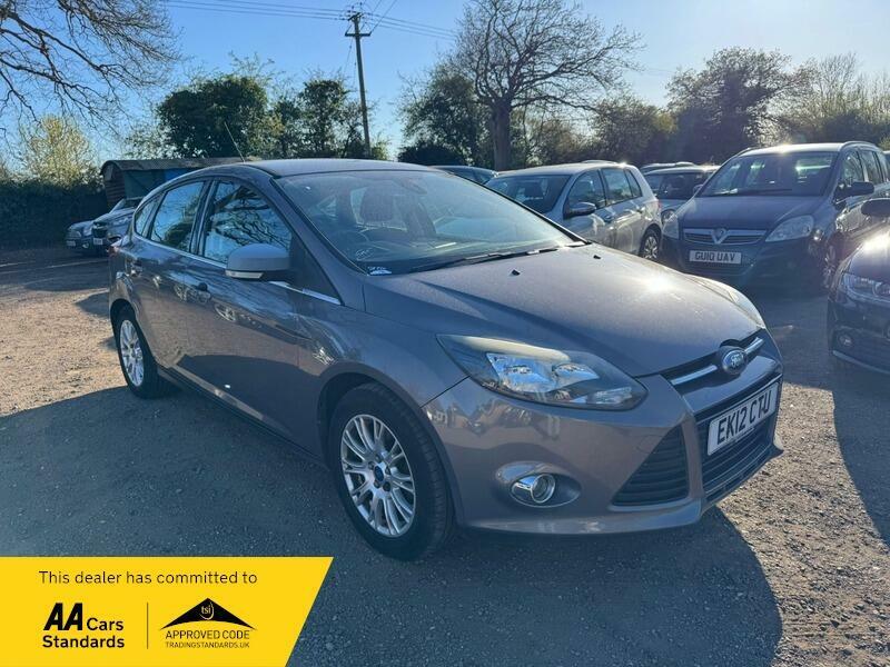 Ford Focus 1.6 Titanium Euro 5 Brown