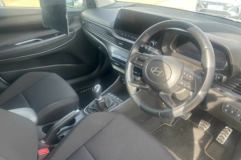 Hyundai Bayon 1.0 Tgdi Premium EA74BUE White #2