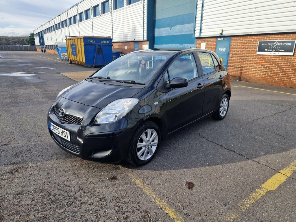 Toyota Yaris 1.33 Dual Vvt-i Tr Euro 4 Ss Black #3